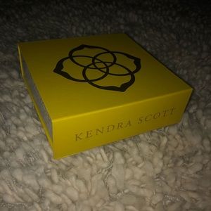 Kendra Scott Box